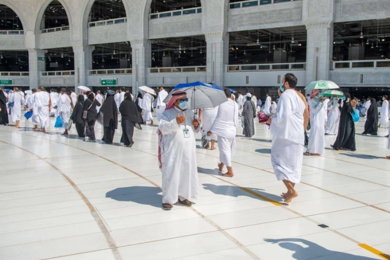 مراقبو الرئاسة خلال توجيه المعتمرين (مكة)