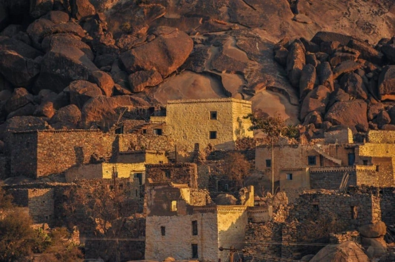 من المباني الأثرية بالباحة (مكة)