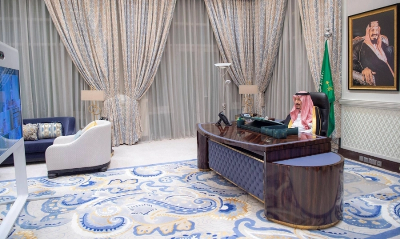 الملك سلمان مترئسا جلسة مجلس الوزراء عبر الاتصال المرئي (واس)