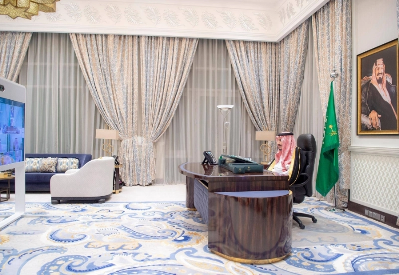 الملك سلمان مترئسا جلسة مجلس الوزراء عبر الاتصال المرئي (واس)