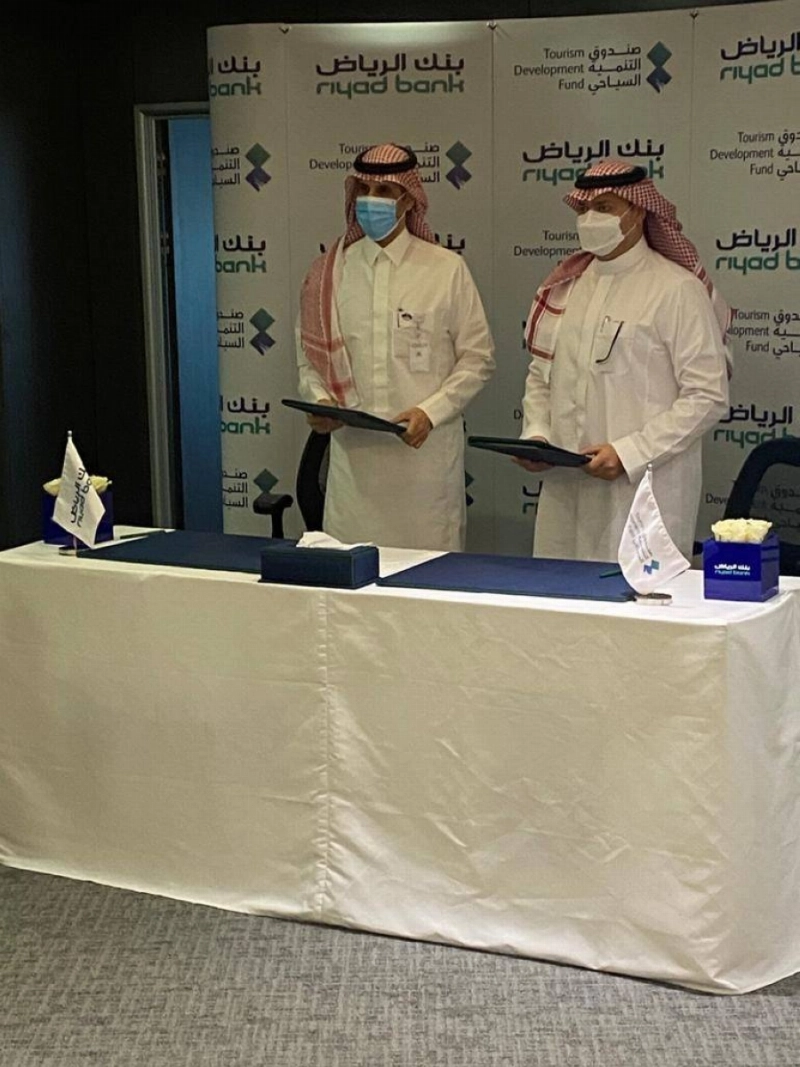 خلال توقيع الاتفاق