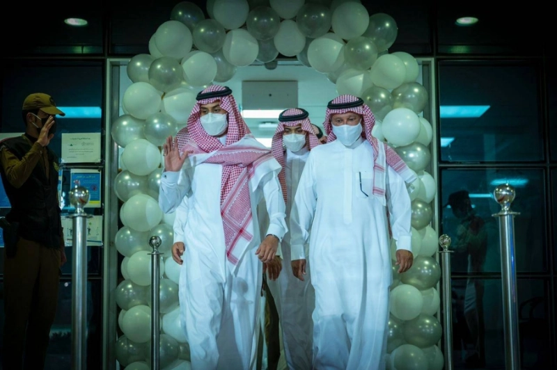 فيصل بن فهد لحظة وصوله مقر الطائي (مكة)