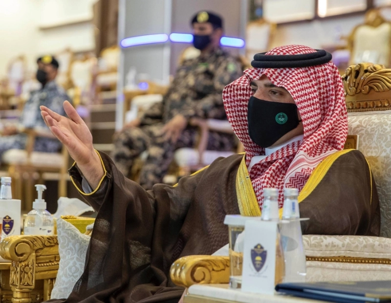 عبدالعزيز بن سعود خلال رعايته الحفل (مكة)