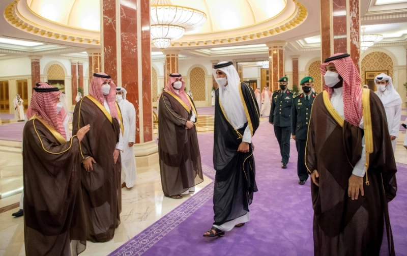 ولي العهد لدى استقباله أمير قطر في جدة (واس)