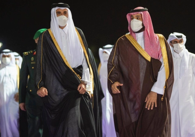 ولي العهد لدى استقباله أمير قطر في جدة (واس)