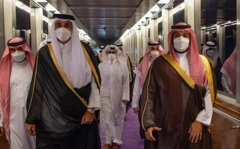 ولي العهد لدى استقباله أمير قطر في جدة (واس)