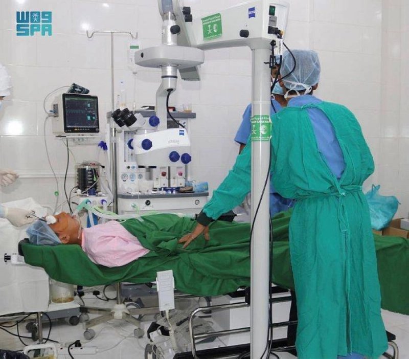 عملية جراحية لمركز الملك سلمان للإغاثة (واس)