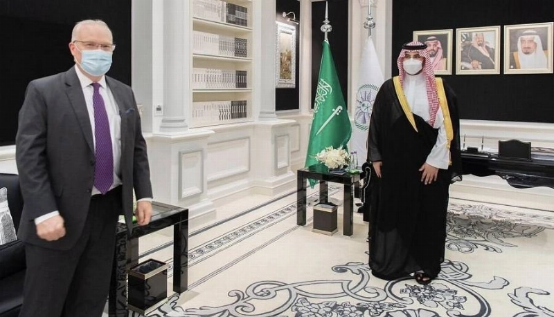 نائب وزير الدفاع يلتقي المبعوث الأمريكي الخاص إلى اليمن