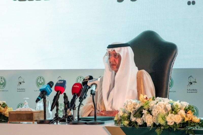 خالد الفيصل خلال الحفل أمس (مكة)
