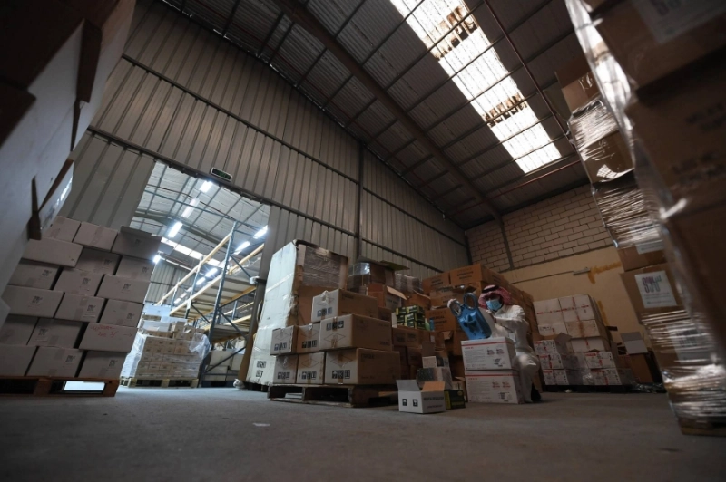 أجهزة طبية مستعملة ضبطت داخل المستودع (مكة)