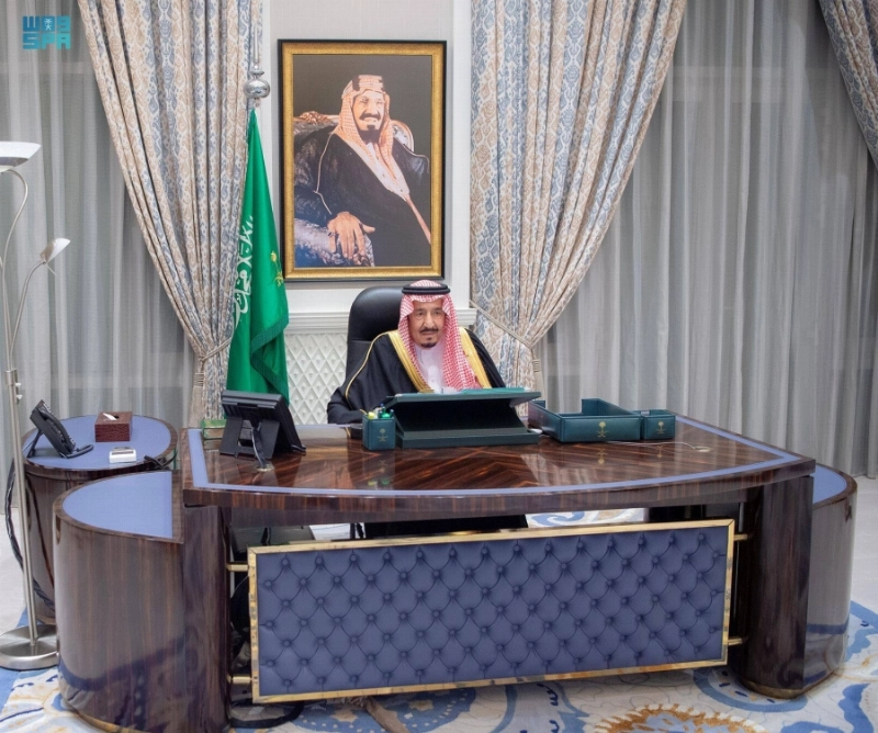 الملك سلمان مترئسا جلسة مجلس الوزراء عبر الاتصال المرئي (واس)