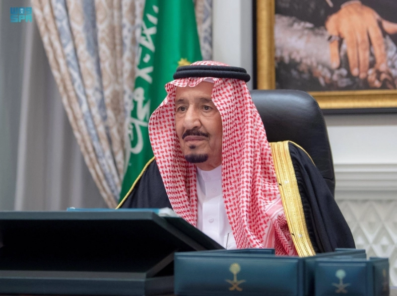 الملك سلمان مترئسا جلسة مجلس الوزراء عبر الاتصال المرئي (واس)
