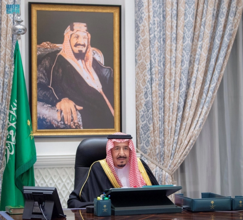خادم الحرمين خلال ترؤسه جلسة مجلس الوزراء عبر الاتصال المرئي (واس)