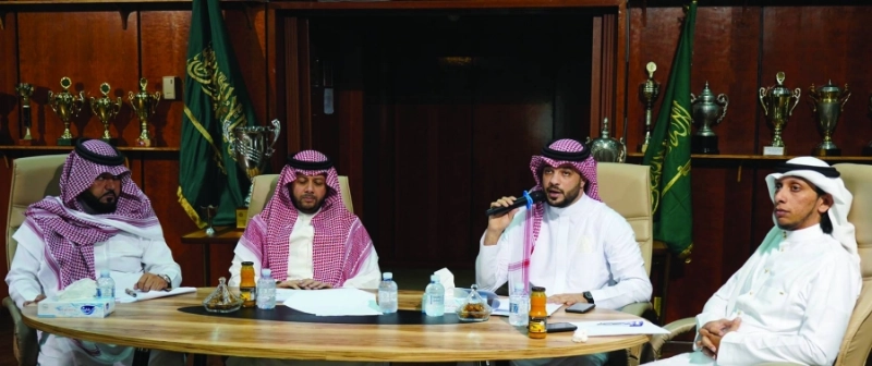 مديرو الجمعية العمومية من مقر النادي (مكة)