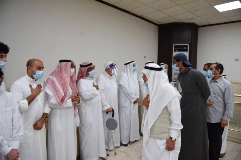 من مراسم العزاء بمقبرة المعلاة