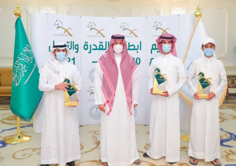 من تكريم أبطال القدرة والتحمل