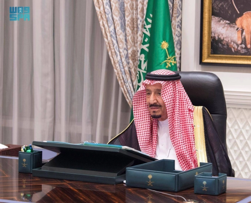 الملك سلمان خلال ترؤسه جلسة مجلس الوزراء عبر الاتصال المرئي
