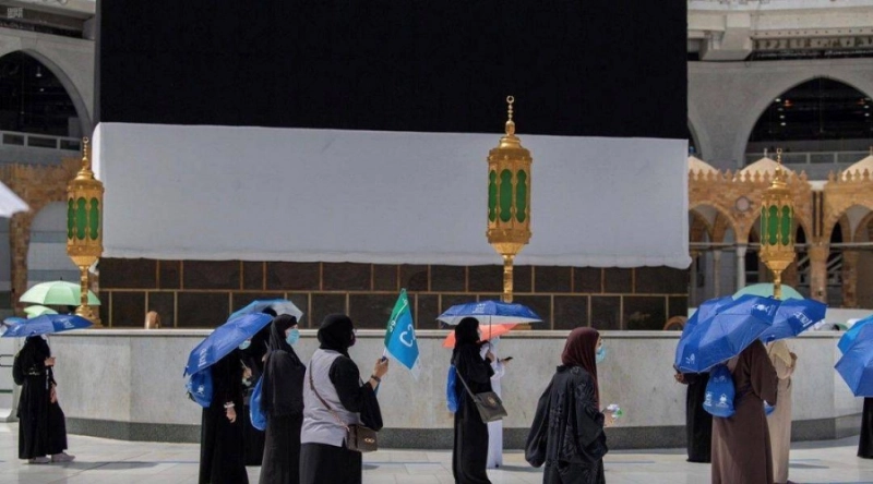 حجاج يؤدون الطواف خلال حج العام الماضي (مكة)