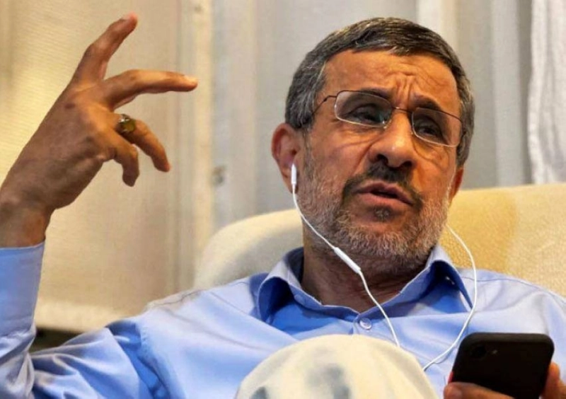 محمود أحمدي نجاد (مكة)