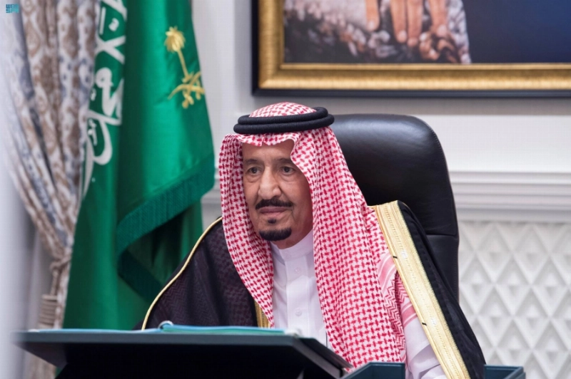 الملك سلمان خلال ترؤسه جلسة مجلس الوزراء عبر الاتصال المرئي (واس)