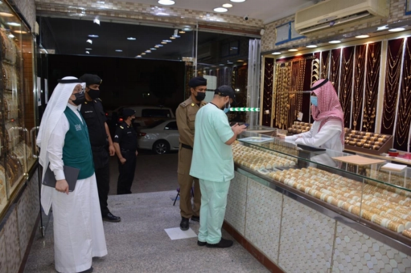 جولات ميدانية لمتابعة تطبيق الإجراءات الاحترازية (مكة)