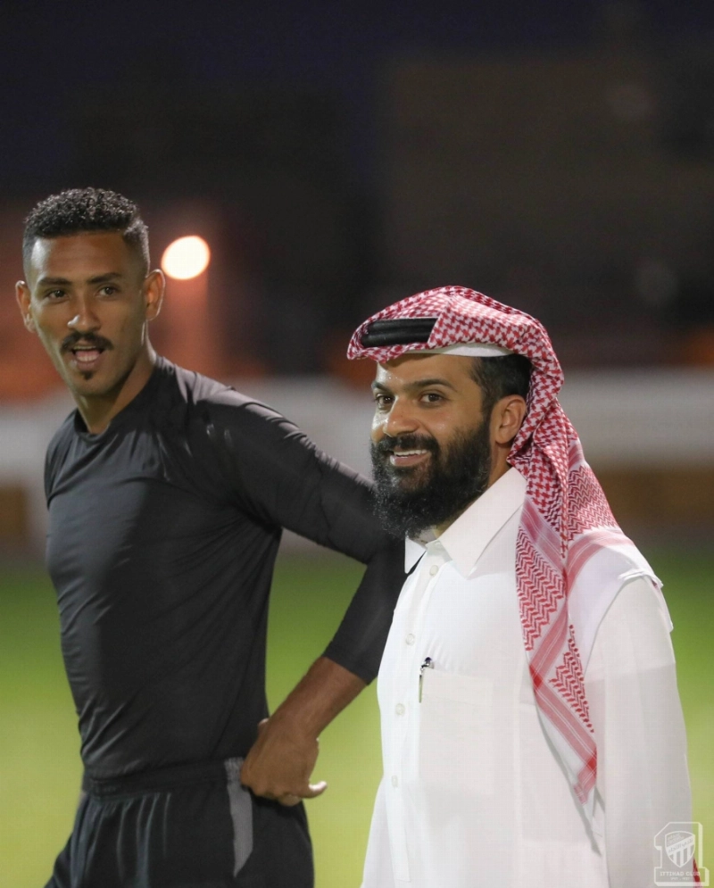 فواز القرني بجانب أنمار الحائلي