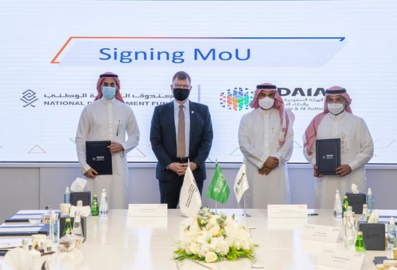 سدايا وصندوق التنمية الوطني يُوقّعان مذكرة تفاهم لتضمين قطاع البيانات والذكاء الاصطناعي