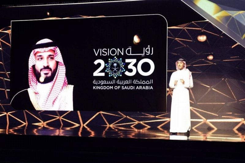 عبدالعزيز بن تركي خلال إطلاق منصة نافس أمس (مكة)