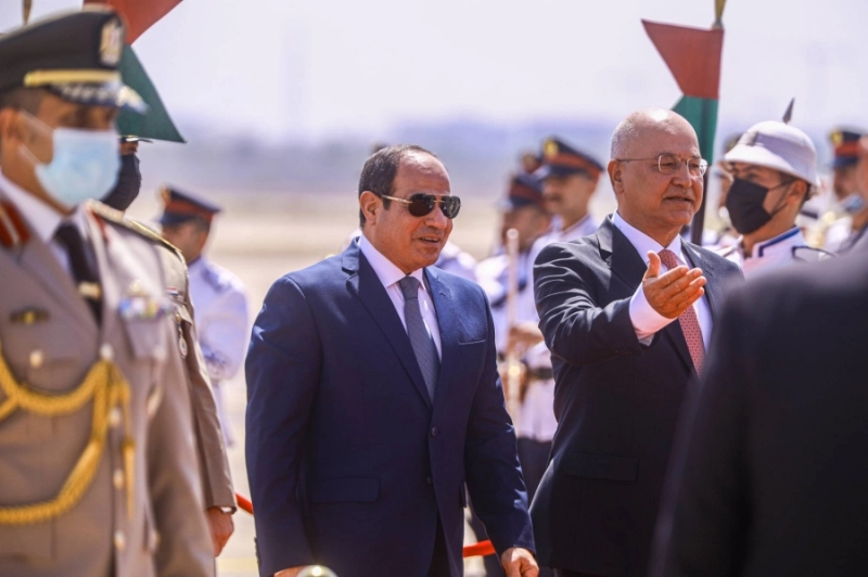عقيل صالح لدى استقبال السيسي في بغداد (د ب أ)