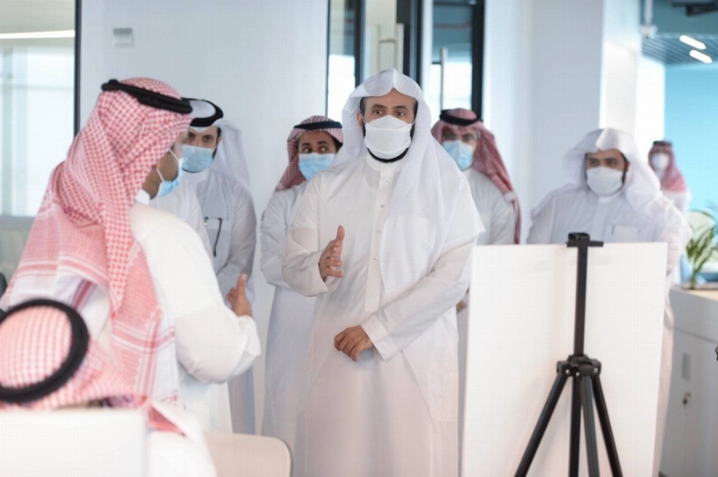 وزير العدل خلال تدشين مركز إنفاذ (إنفاذ)