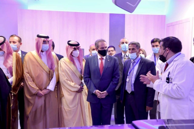 افتح الرئيس التنفيذي للصندوق السعودي للتنمية، الأستاذ سلطان بن عبد الرحمن المرشد، خلال زيارته للمملكة الأردنية الهاشمية، المركز السعودي للعلاج بالأشعة في مستشفى الملك المؤسس عبد الله الجامعي في مدينة الرمثا الأردنية، والممول بمنحة مقدمة من حكومة المملكة العربية السعودية بواسطة الصندوق السعودي للتنمية بقيمة (13.4) مليون دولار، وذلك في إطار دعم وتطوير مشاريع التنمية في القطاع الصحي.