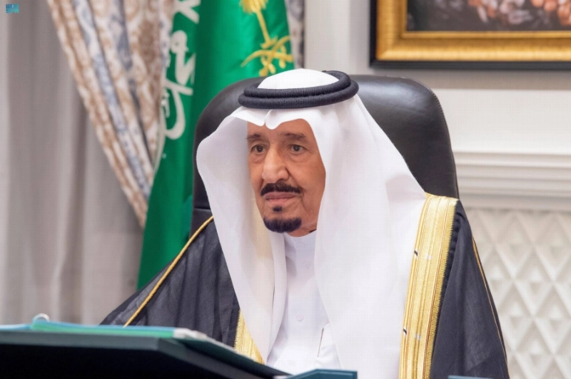 الملك سلمان لدى ترؤسه جلسة مجلس الوزراء أمس الأول (واس)