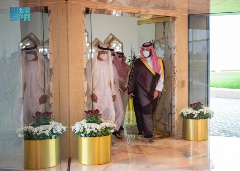 الأمير محمد بن سلمان لدى استقباله الشيخ محمد بن زايد أمس (واس)