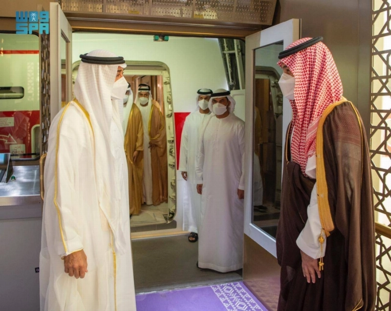 الأمير محمد بن سلمان لدى استقباله الشيخ محمد بن زايد أمس (واس)