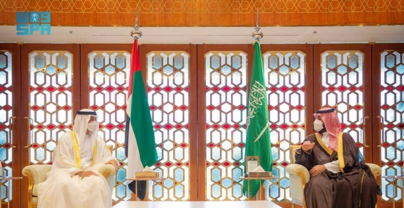 الأمير محمد بن سلمان لدى استقباله الشيخ محمد بن زايد أمس (واس)