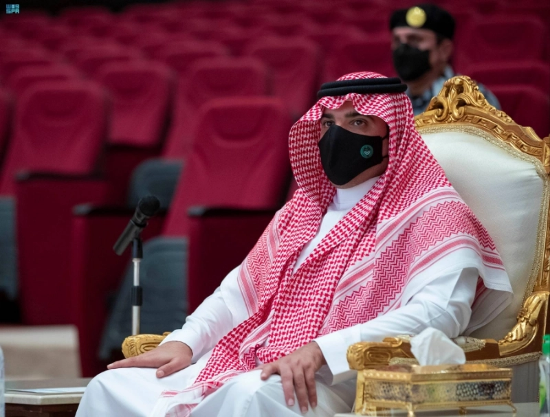 عبدالعزيز بن سعود خلال التدشين (مكة)