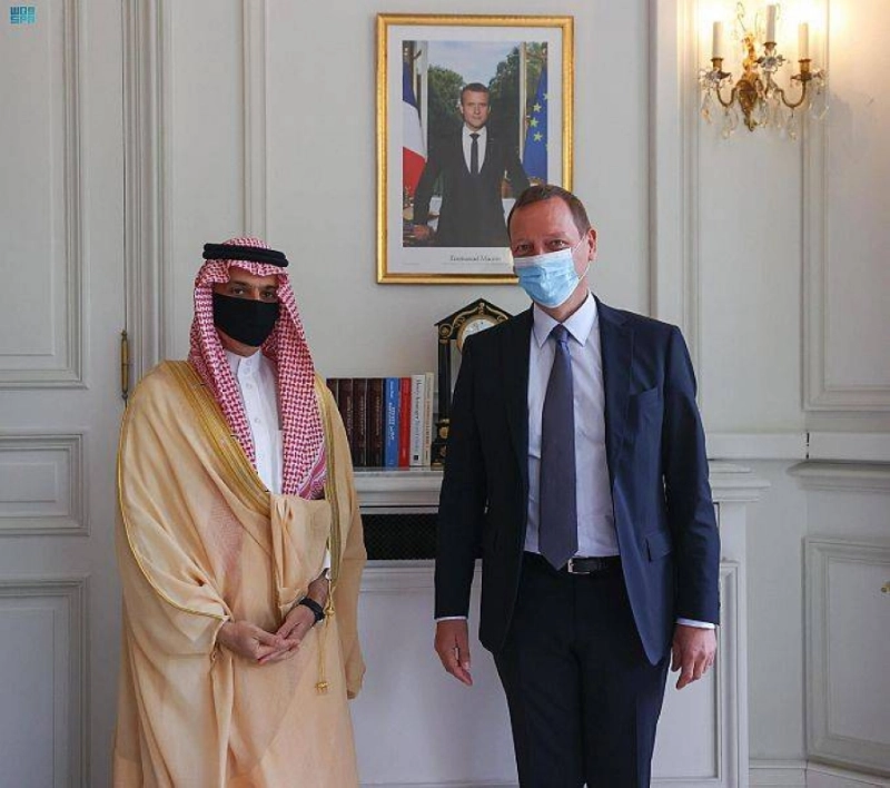 وزير الخارجية مع مستشار الرئيس الفرنسي (واس)