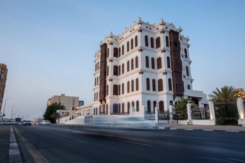 طائف الورد.. عراقة التاريخ وسحر الطبيعة