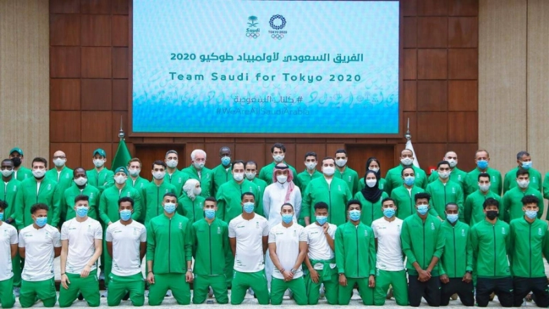 وزير الرياضة يتوسط البعثة المشاركة في الأولمبياد (واس)