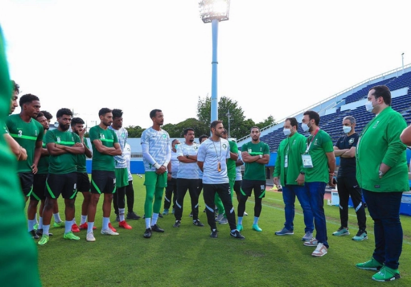 يتحدث للمنتخب الأولمبي قبل نزال رسمي (واس)
