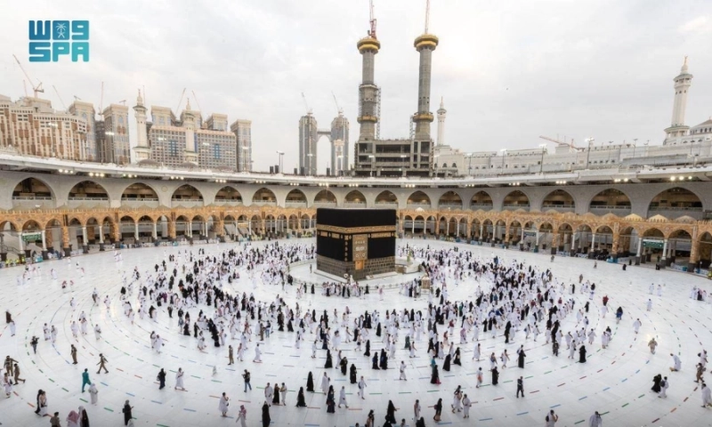 جانب من الطواف حول الكعبة المشرفة (مكة)