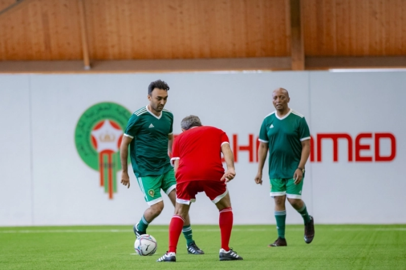 عبدالعزيز يراوغ
