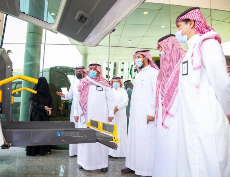 تدشين خدمة النقل المدرسي بالرياض (مكة)