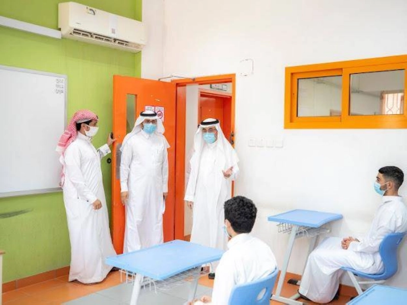 آل فهيد خلال جولته التفقدية (مكة)