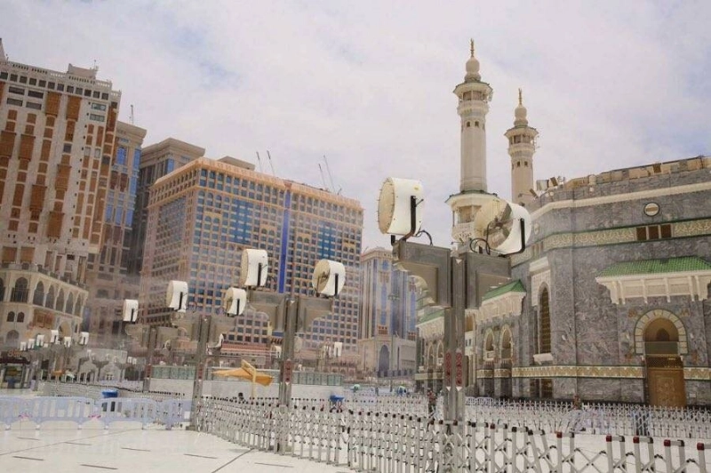 مراوح الرذاذ لتلطيف أجواء المسجد الحرام (مكة)