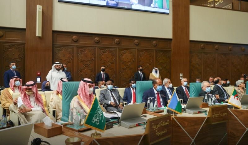 جانب من الاجتماع بالجامعة العربية (مكة)