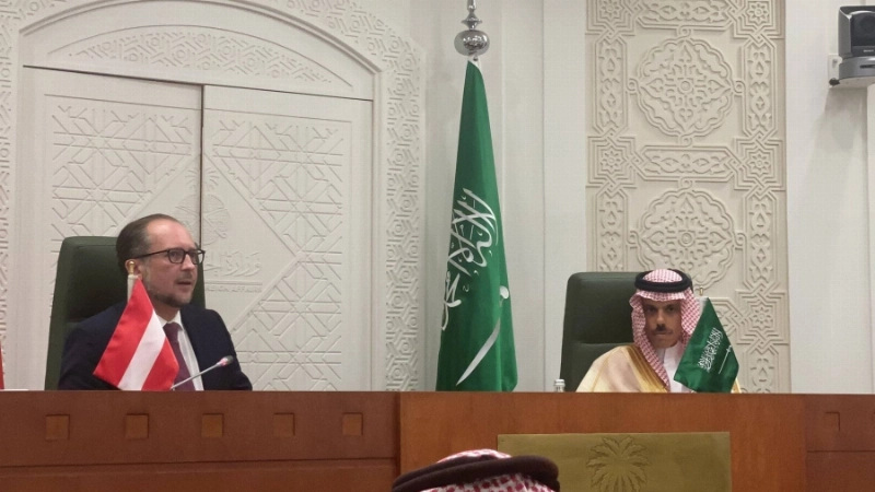وزير الخارجية ونظيره النمساوي في المؤتمر الصحفي (مكة)