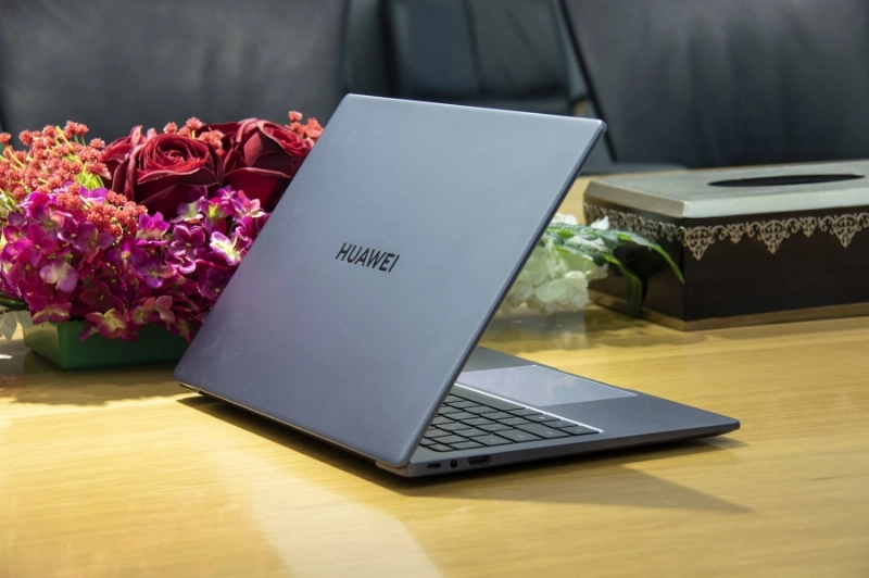 HUAWEI MateBook 14