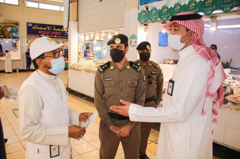إحدى فرق رصد المخالفات (مكة)