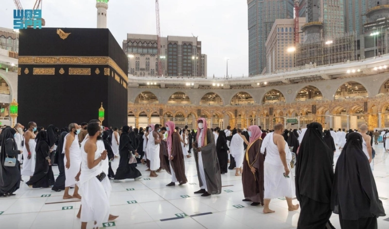 جانب من توجيه وإرشاد المعتمرين (مكة)